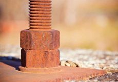 عدم زنگ زدگی برخی فلزات چه علتی دارد؟